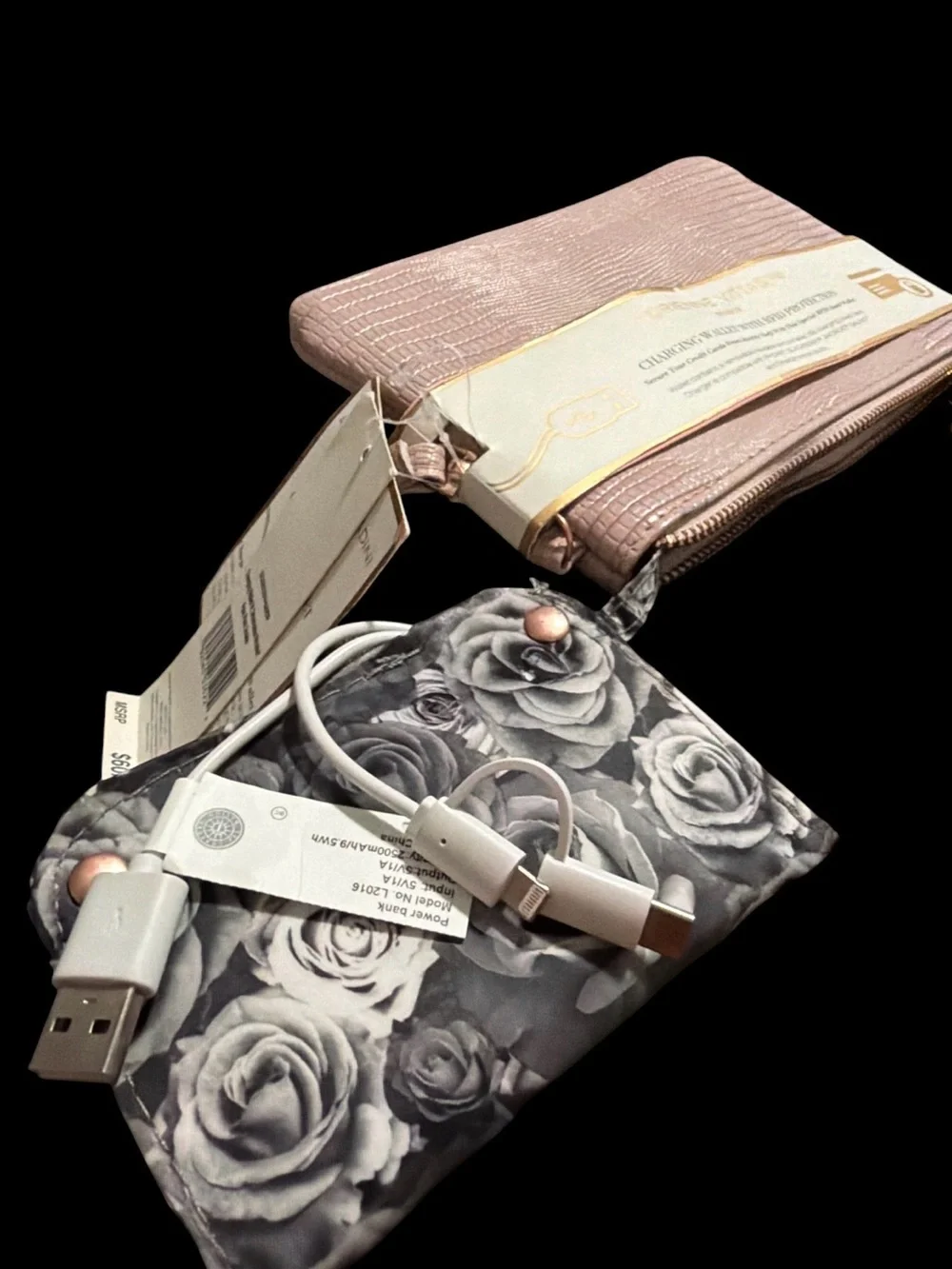 NWT Adrienne Vittadini Studio Charging Wallet W/RFID Protection Pink Lizard Tech